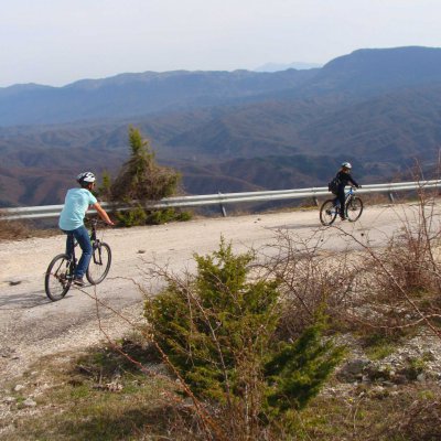 Mountain Bike & E-BIKE TOURS 