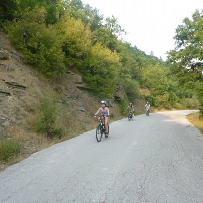 Mountain Bike & E-BIKE TOURS 