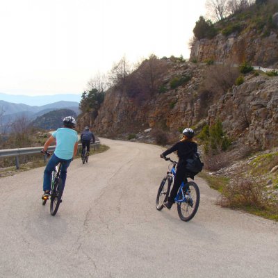 Mountain Bike & E-BIKE TOURS 