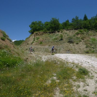 Mountain Bike & E-BIKE TOURS 