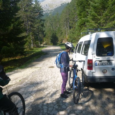 Mountain Bike & E-BIKE TOURS 